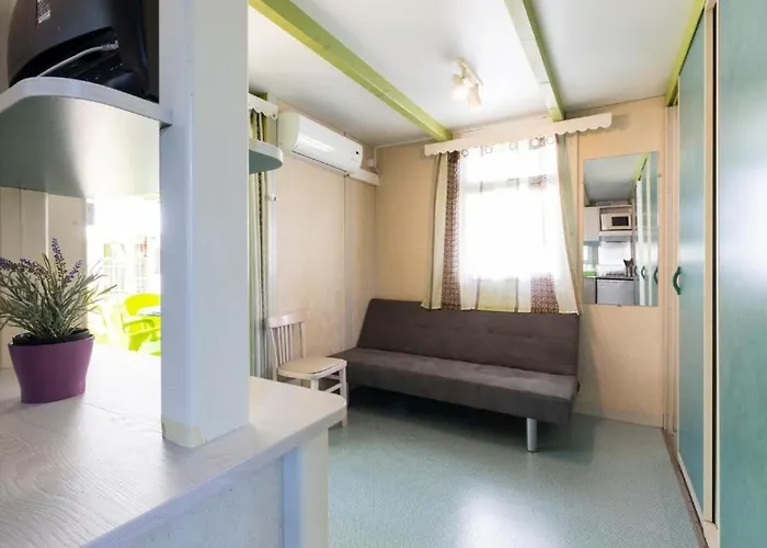 Кемпінг El Far 2*