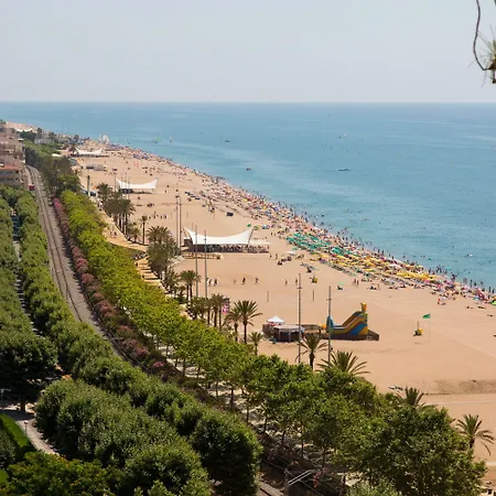 Parque de Campismo El Far 2*